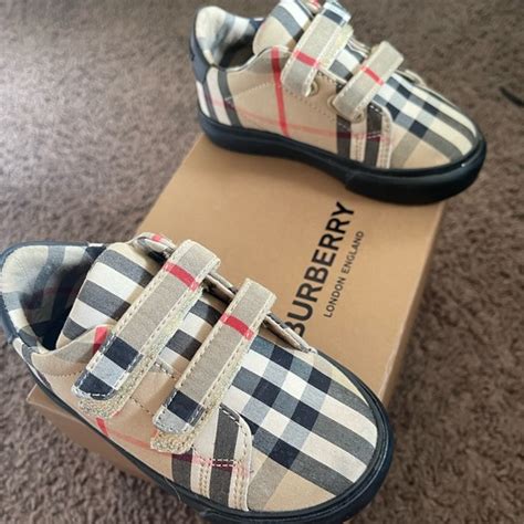 5c burberry shoes